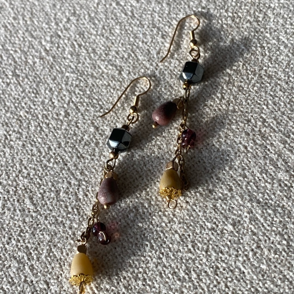 New magnetic Healing Gold and Black Dangle Earrings - Picture 3 of 5